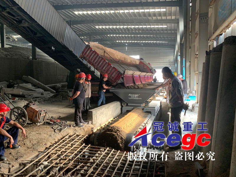 洗砂機(jī)配套液壓卸砂機(jī)投入使用